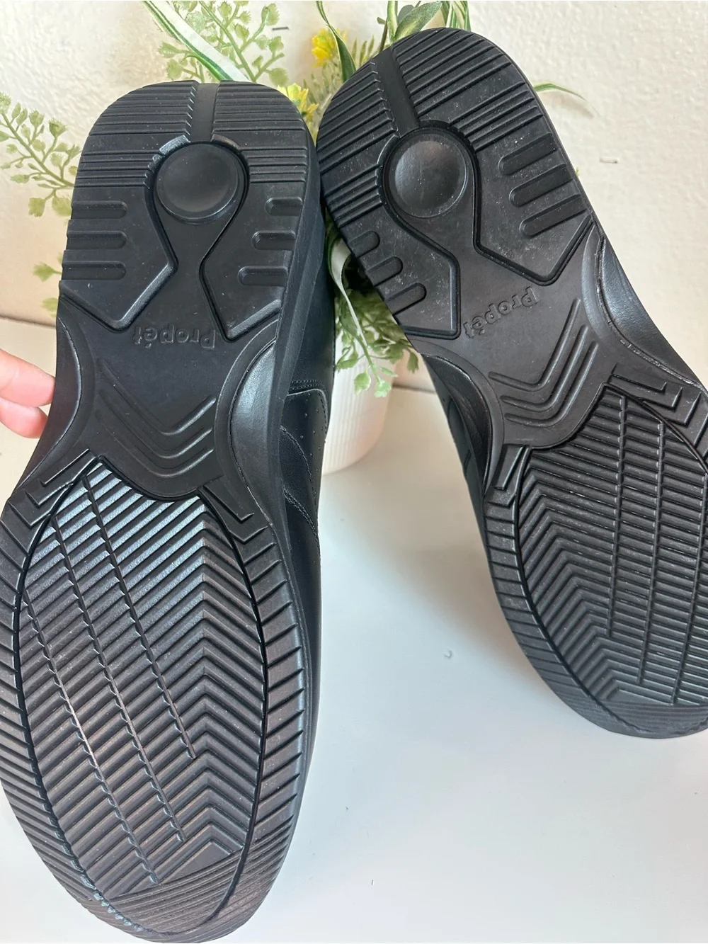 Propet classic black